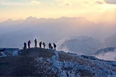 ​雅安牛背山旅游攻略详解，玩法推荐与注意事项