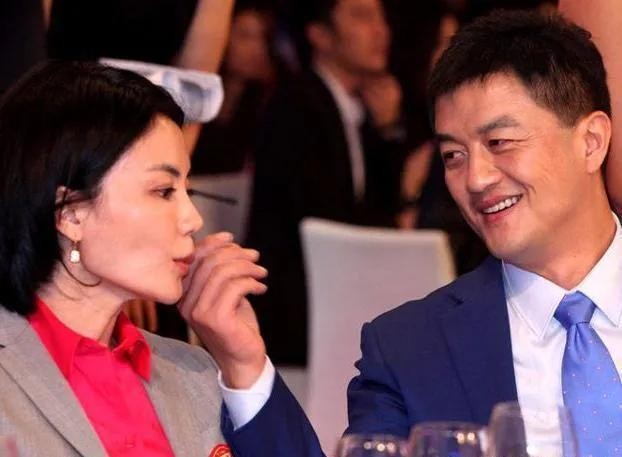 王菲和李亚鹏哪年离的婚（李亚鹏和王菲离婚真相）