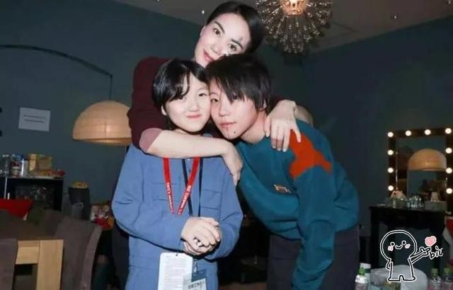 王菲和李亚鹏哪年离的婚（李亚鹏和王菲离婚真相）