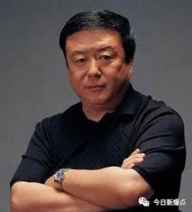 ​导演尤小刚：3次婚姻女主都是美女，如今娶小30岁娇妻
