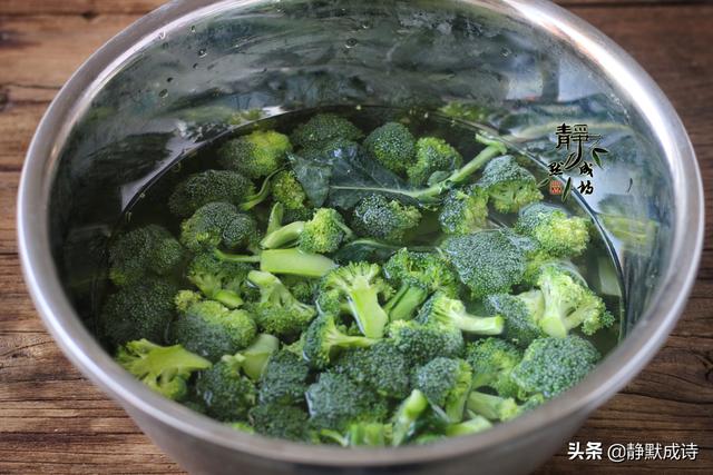 西兰花这样炒超好吃（原来西兰花这样炒）(5)