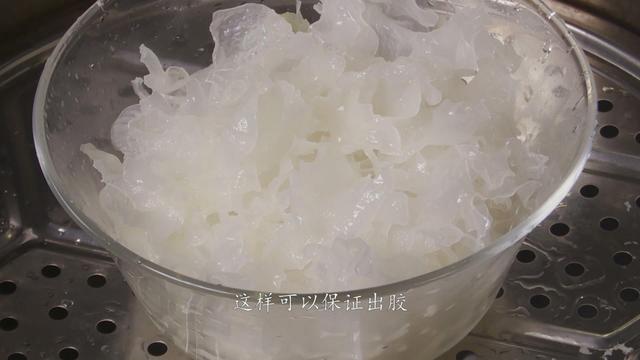 银耳莲子羹怎么做又粘稠又好吃（银耳莲子羹的简单做法）(8)