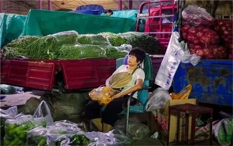 适合在街上做的小生意（适合年轻人路边摊生意）(图1)