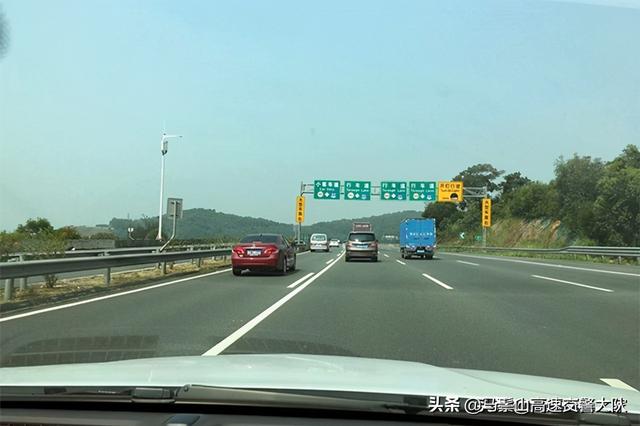 新手上高速需要注意哪些事项（跑高速的几点小常识）(5)