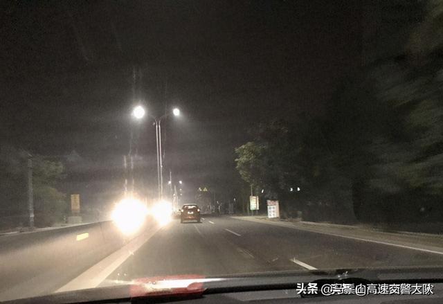 新手上高速需要注意哪些事项（跑高速的几点小常识）(3)