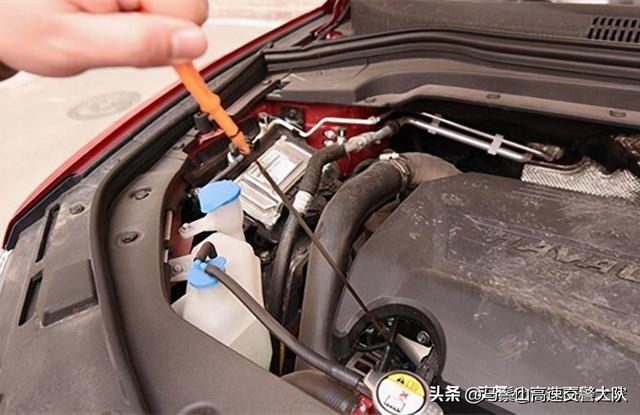 新手上高速需要注意哪些事项（跑高速的几点小常识）(2)