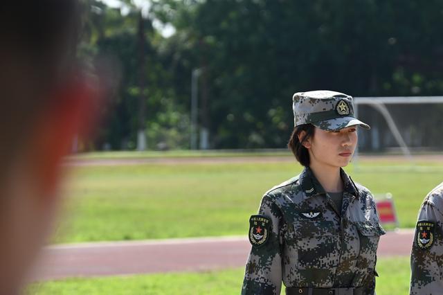 最美的女兵风采（奋斗者正青春新时代女兵）(2)