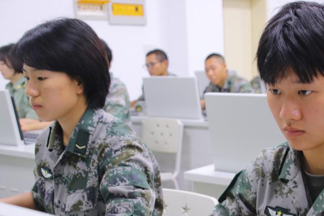 最美的女兵风采（奋斗者正青春新时代女兵）(5)