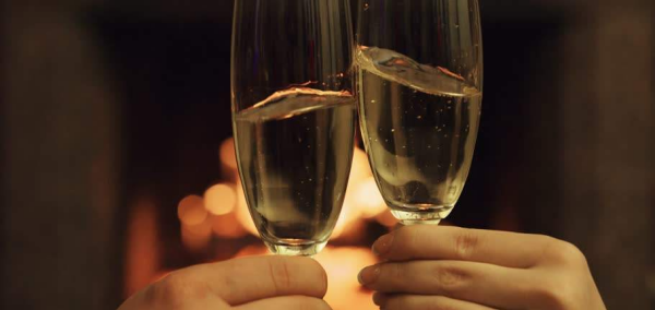 香槟酒是葡萄酒,香槟酒属于什么酒多少度图1