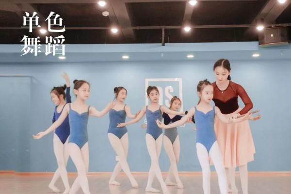 适合女生学的舞蹈种类：女生练什么种类的舞蹈较好