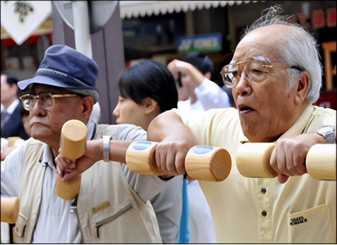 日本人的平均寿命在世界排行高吗（日本人的平均寿命是多少）