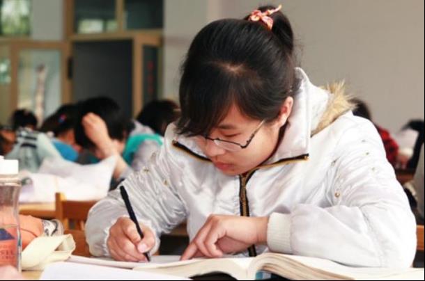 专升本和普通本科的区别 哪个含金量更高（专升本与本科的含金量一样吗）