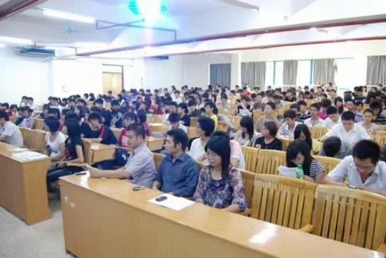专升本和普通本科的区别 哪个含金量更高（专升本与本科的含金量一样吗）