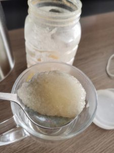 ​白醋加蜂蜜的作用（食用白醋加蜂蜜注意事项）