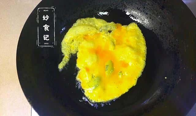 煮挂面是开水下面还是冷水下面（煮挂面是开水下还是冷水下）