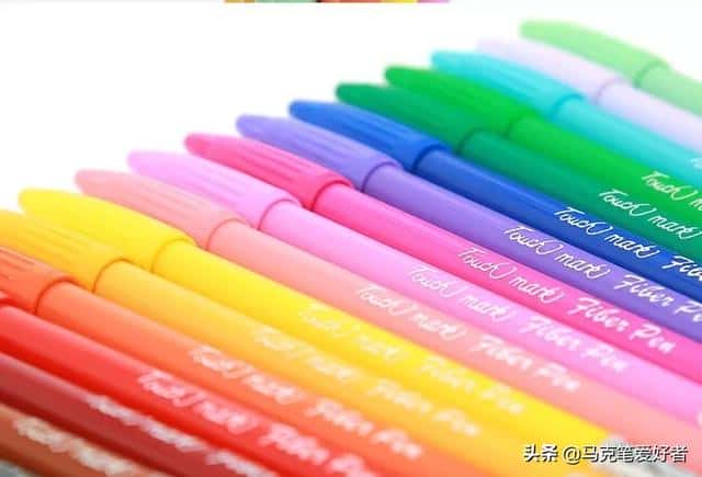 涂颜色用马克笔好还是水彩笔好（水彩笔和马克笔的区别）