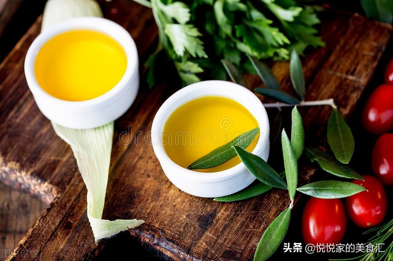 哪种油适合油炸食物（炸东西用什么油炸比较好）