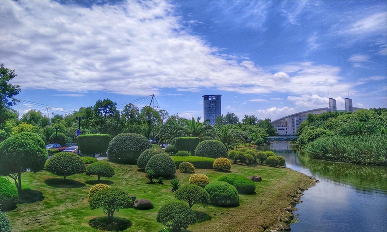 浙江大学和南京大学哪个厉害（浙江大学和南京大学哪个更好一些）