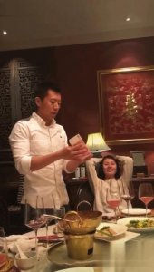 ​袁泉夏雨婚纱照（与夏雨罕见同框秀恩爱）