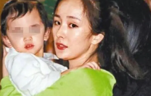 网传杨幂有二胎真的吗？,杨幂二胎证实了吗