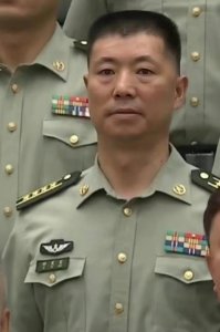 ​祁发宝已晋升为大校军衔 详解：从战士到副师用了25年