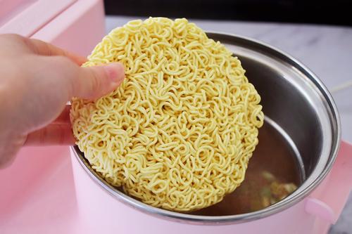 方便面煮几分钟最佳时间(方便面煮几分钟口感最好)