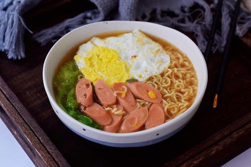 方便面煮几分钟最佳时间(方便面煮几分钟口感最好)