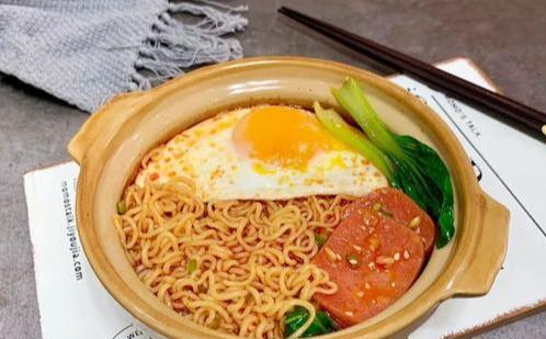 方便面煮几分钟最佳时间(方便面煮几分钟口感最好)