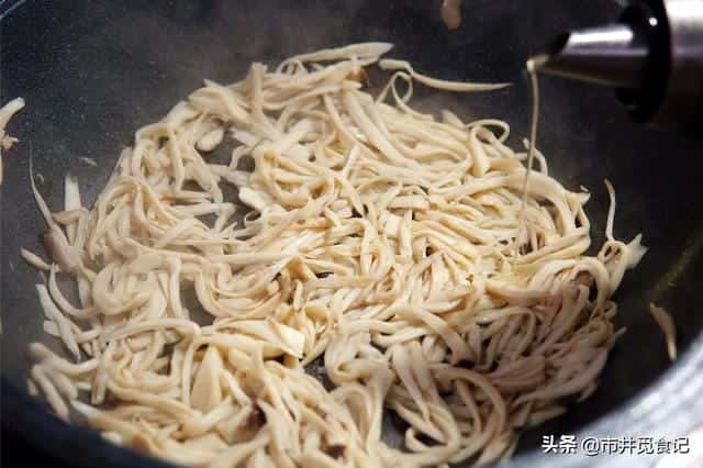 干煸杏鲍菇的四种做法（干煸杏鲍菇的做法）