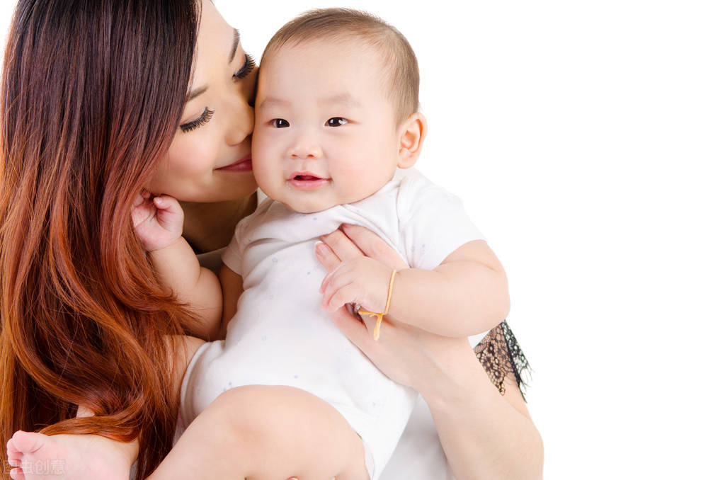 新生儿哄睡小技巧（10秒婴儿快速入睡方法）