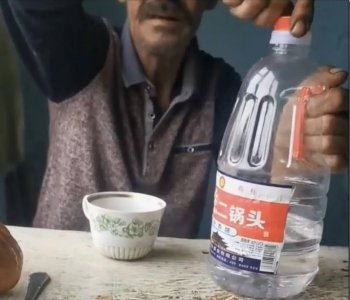 ​贺雪峰：古稀老人凌晨直播，是谁在逼死传统道德？- 文化纵横