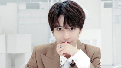 ​下一个蔡徐坤？练习生林凡因夸张表情蹿红，被曝疑做过les吧台T
