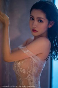 ​极品美女沈梦瑶挑战镂空透视装演绎湿身诱惑大片