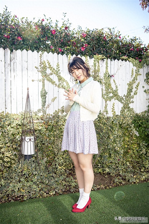 Hinata Koizumi 小泉ひなた(小泉日向) First Gravure 写真集