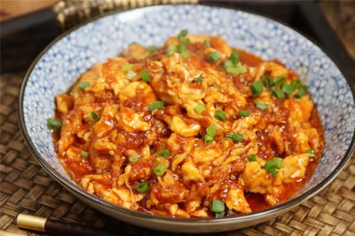 ​新鲜大蒜炒鸡蛋怎么炒？很多人都不知道！