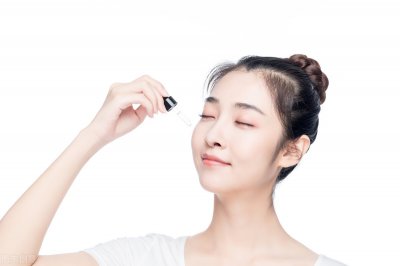 ​精华液有什么作用 皮肤开始老化时，简单的护肤显得力不从心