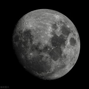 ​月球离地面大约多少公里（月球离地面多少米）