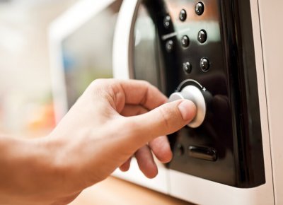 ​塑料碗可以放微波炉吗（pp塑料碗可以放微波炉吗）