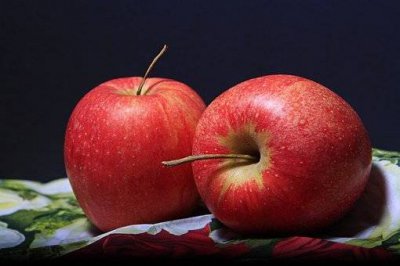 ​苹果籽吃了有什么好处 苹果籽的功效与作用禁忌
