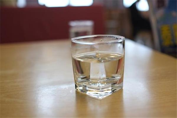 夏季喝蜂蜜水的好处 夏季喝什么水对身体好