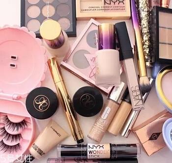 怎么选购韩国化妆品？女生化妆品必备清单