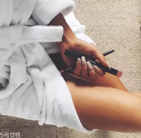 怎么选购韩国化妆品？女生化妆品必备清单
