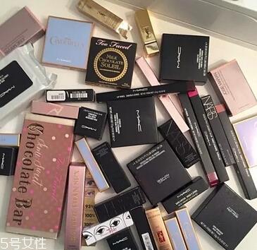 怎么选购韩国化妆品？女生化妆品必备清单
