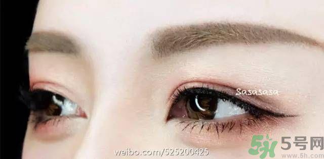 凯朵kate觉醒钻光闪耀杏仁三色眼影使用方法及画法步骤