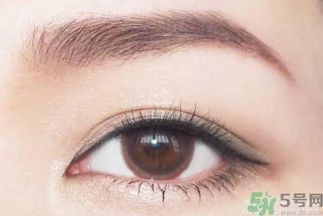凯朵kate觉醒钻光闪耀杏仁三色眼影使用方法及画法步骤