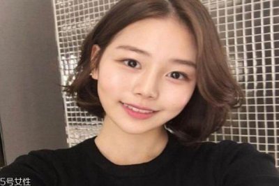 ​今年最流行的发型图片短发烫发 纹理烫短发图片女