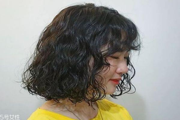 今年最流行的发型图片短发烫发 纹理烫短发图片女