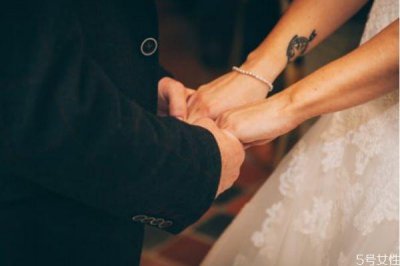 ​分房睡多久会离婚 性对婚姻生活的重要性