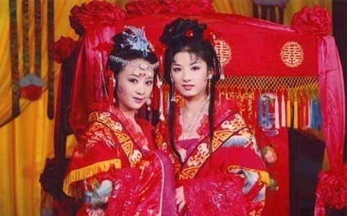 热梗白月光是什么意思， 白月光指的是什么人  3