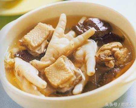 活叫驴堪称美食界的扛把子，看到这残忍的场景我真不敢吃！